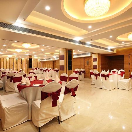 Mint Hotel Premia Chandigarh, Zirakpur Exterior photo