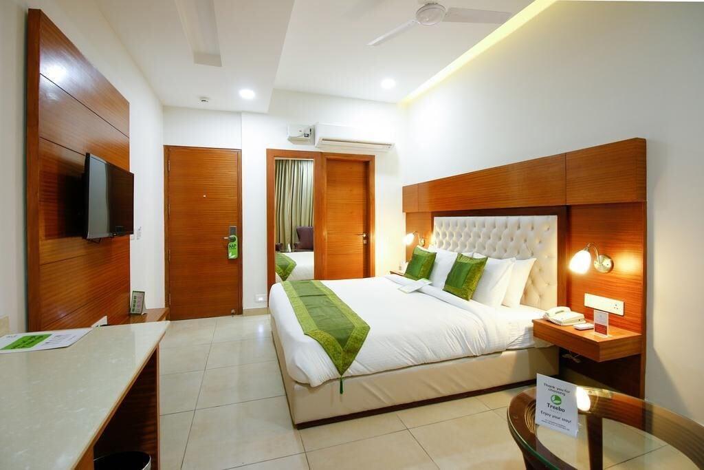Mint Hotel Premia Chandigarh, Zirakpur Exterior photo