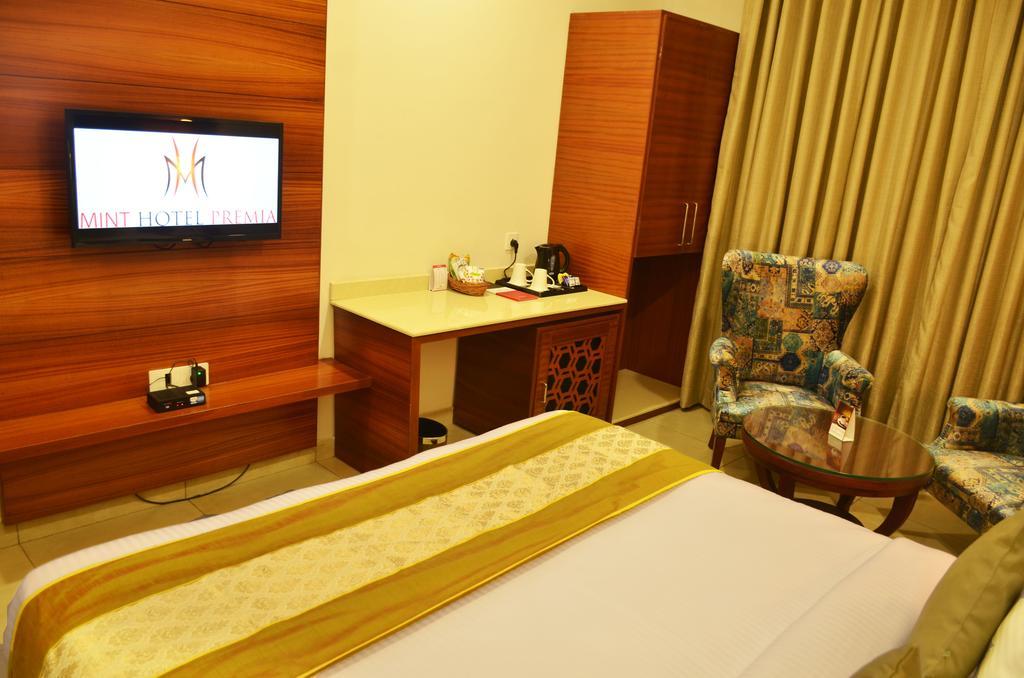 Mint Hotel Premia Chandigarh, Zirakpur Exterior photo
